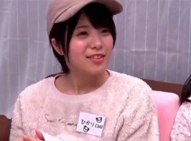 上玉な童顔素人をナンパGET♡100の質問に答えさせて成り行きのまま大乱交ｗ